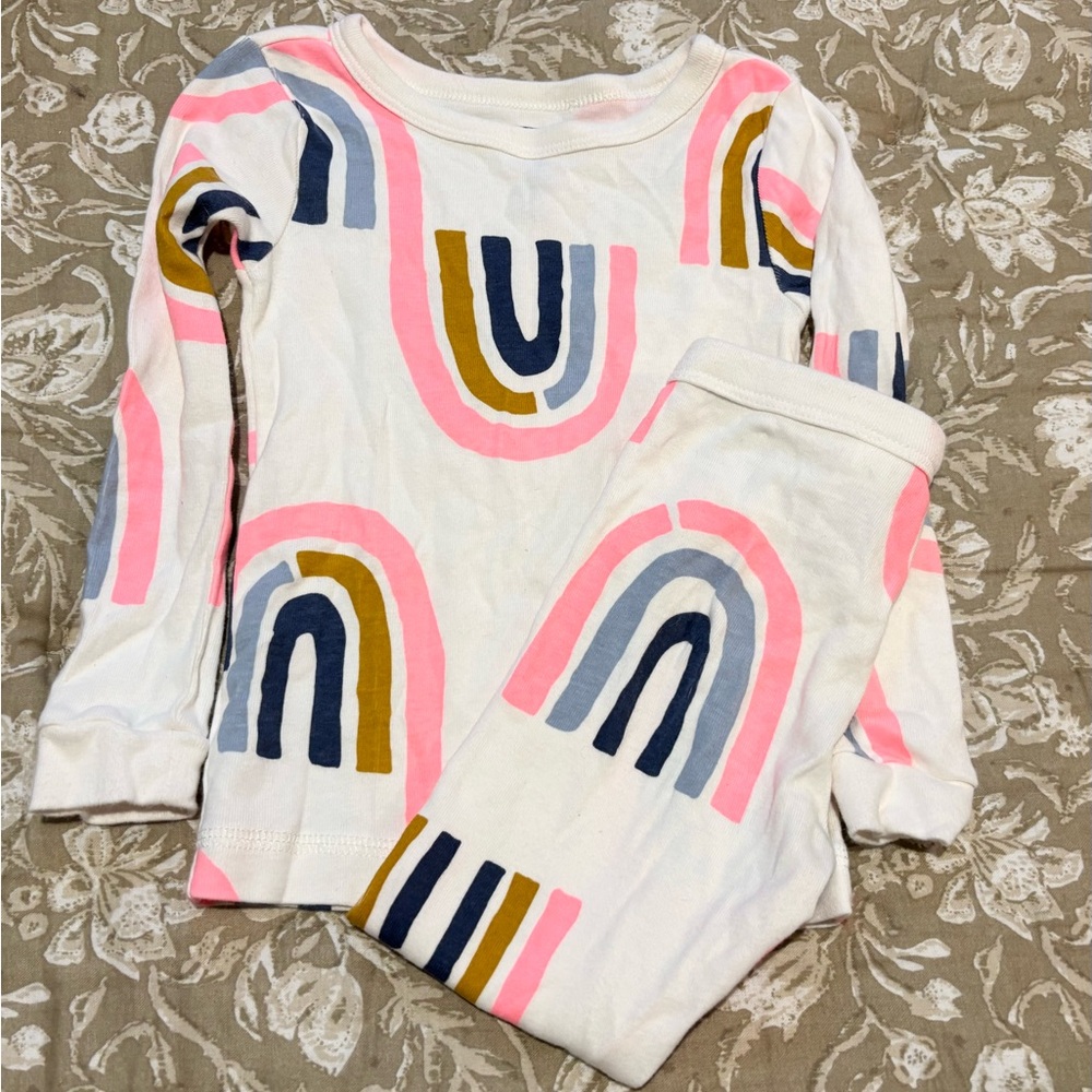 Tea collection rainbow toddler pajamas in size 3